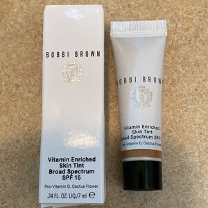 NIB Bobbi Brown Vitamin Enriched Skin Tint SPF 15